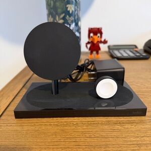 NWOT Belkin BoostUP+ Wireless Charging Pad + Apple Watch Dock